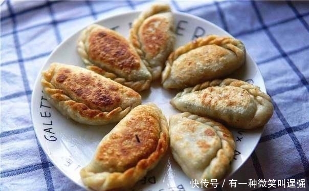 馅料|小区大姐卖小吃, , 天不亮就有人排队,人送外号:韭菜西施