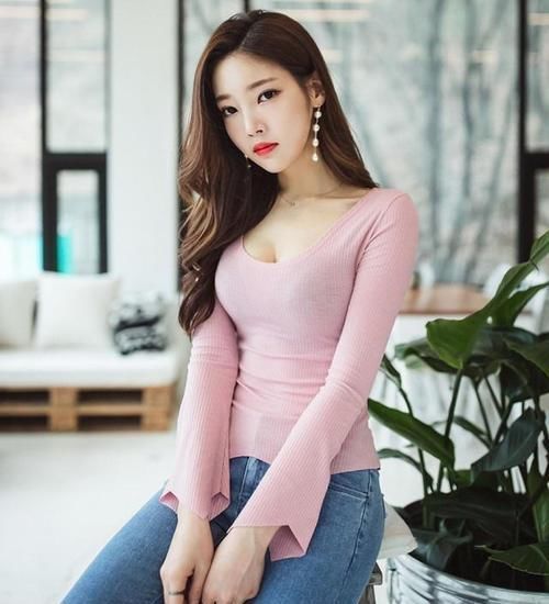 曲线|漂亮小姐姐紧身牛仔裤,柔美的曲线,画都画不出来