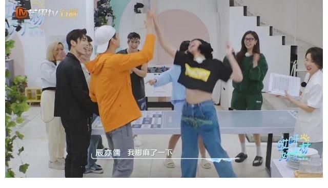 徐梦洁化身中华小当家,宋妍霏江映蓉自曝运动是为了吃更多