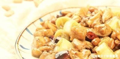 宫保鸡丁怎么做很多人第一步就错了,掌握好这1步是关键