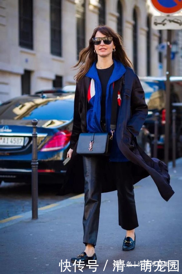 平底鞋|女人过了50岁,建议少穿高跟鞋多穿这3种鞋,时髦舒适还百搭