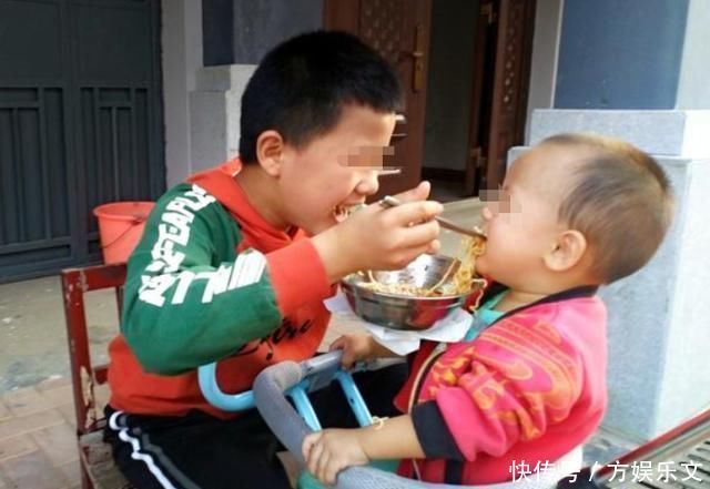 二胎之间的最佳年龄差是多少并非是多数人所想的，家长需要了解