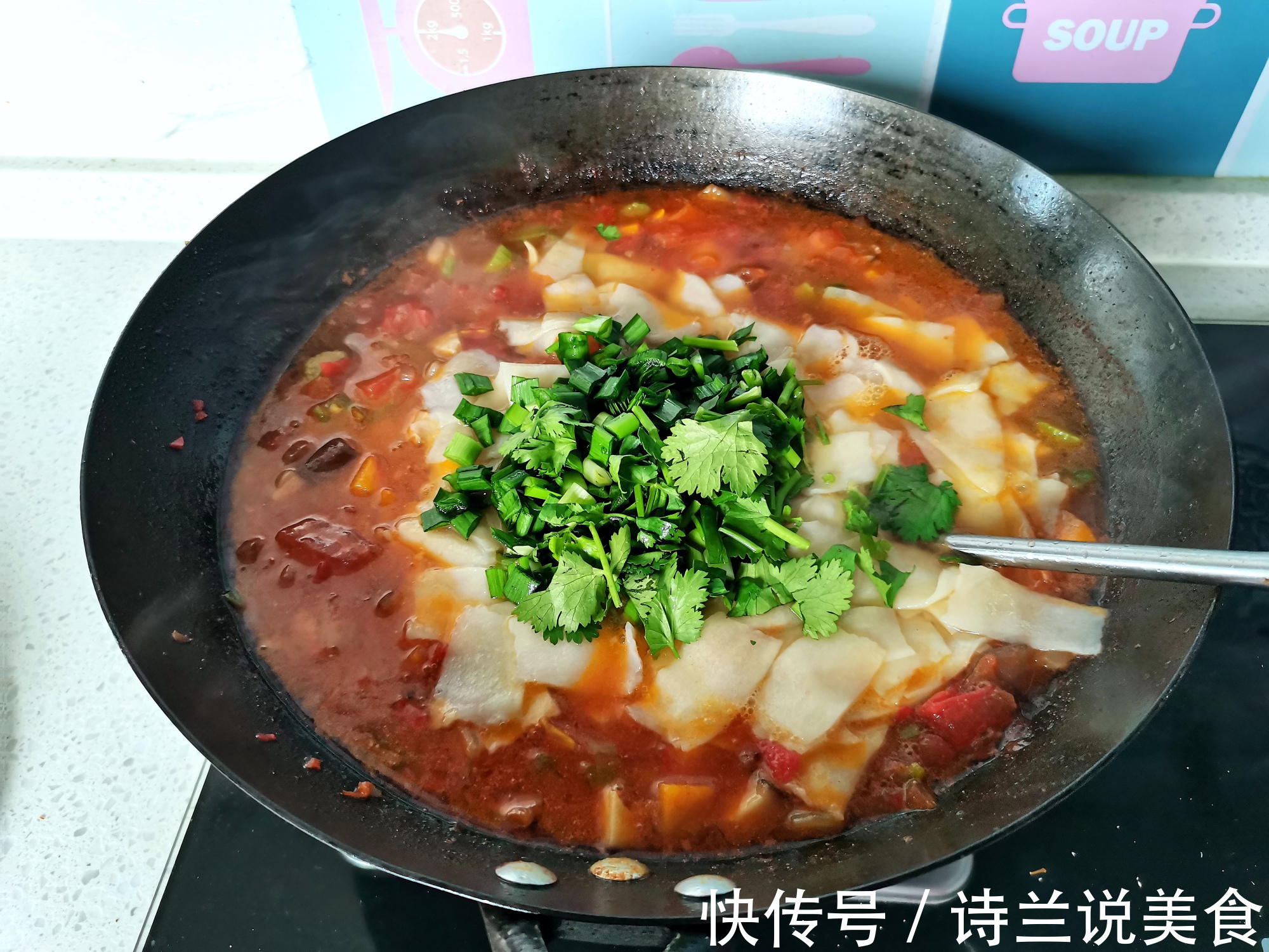 两口子的简单家常晚餐,肉香汤鲜,真的太香了,比吃大餐过瘾