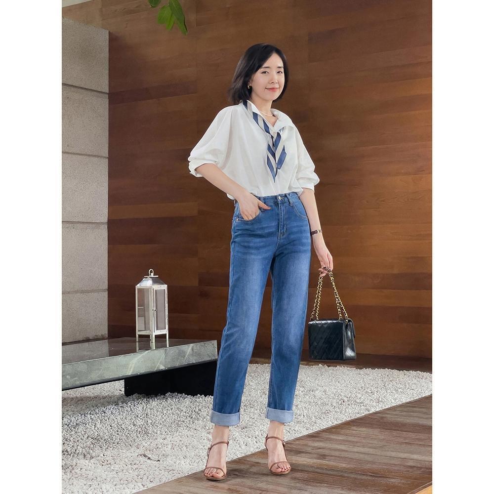 微喇叭|牛仔裤怎么搭配才时髦?搭配西服和衬衫,让你美出新高度,超漂亮