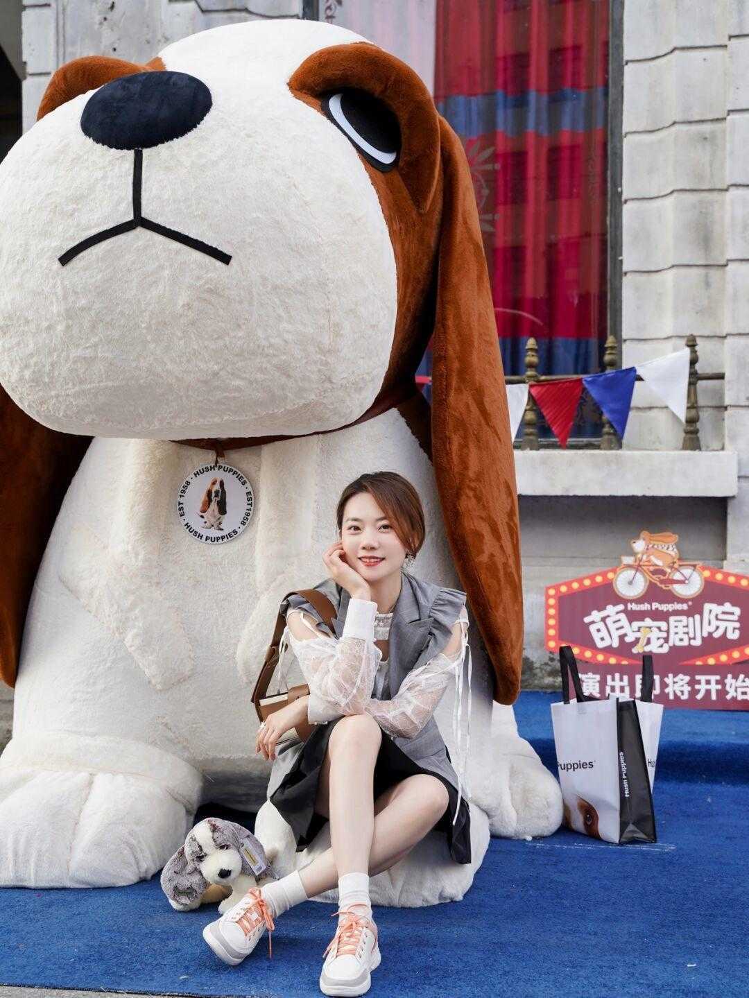 应季性|运动鞋到底有多百搭?裤装裙装都能配,上身效果一点不含糊