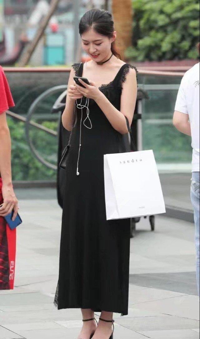 完事|再看连体裤, 无论方便与否, 穿上都完事