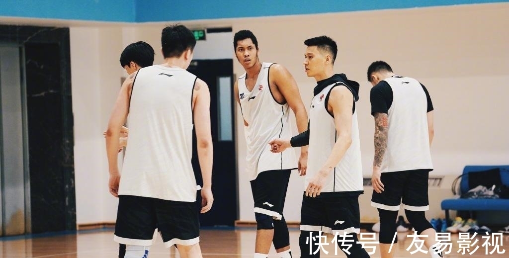 山东|CBA3消息!威姆斯完成注册,林书豪吉布森合练,山东将帅谈新赛季