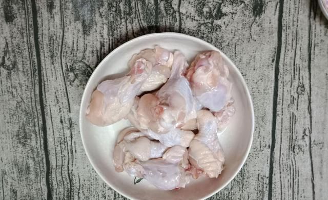 秋后|秋后“贴膘”，我家全靠它，三两下炒一锅，鲜嫩多汁，解馋又顶饱