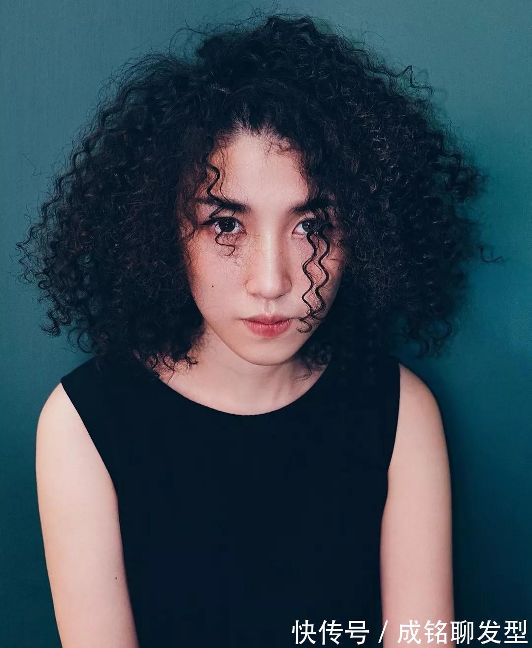 小姐姐 今年最火的三种烫发,巴西卷、法式卷和羊毛,也是容易翻车的发型