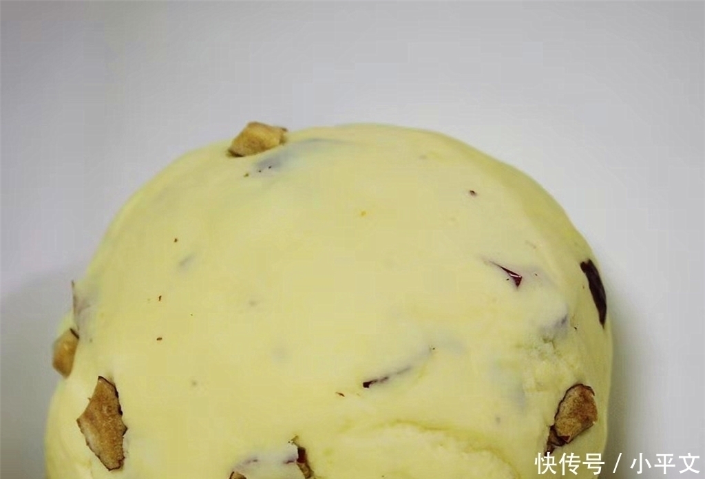 红枣|玉米面最好吃的做法,加1把红枣,捏一捏,出锅大人孩子抢着吃