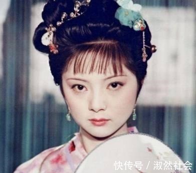 黛玉@红楼梦中,有一丫鬟将宝玉和袭人的秘密泄露给黛玉,最后不得善终