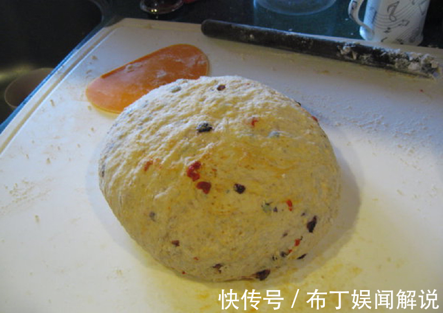 面包|早餐，别再做面饼了，试试这面包，咬一口满嘴喷香，家人都爱吃！