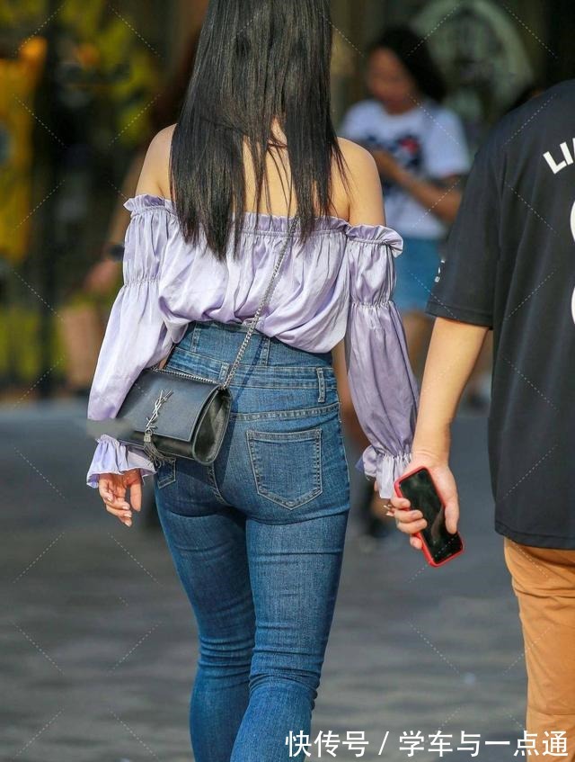 复古 紫色一字肩,浪漫优雅港味十足,更显复古感!