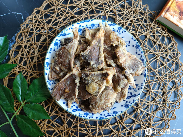 干炸蘑菇,挂糊还是直接炸?都不对,教你正确做法,又香又酥又脆