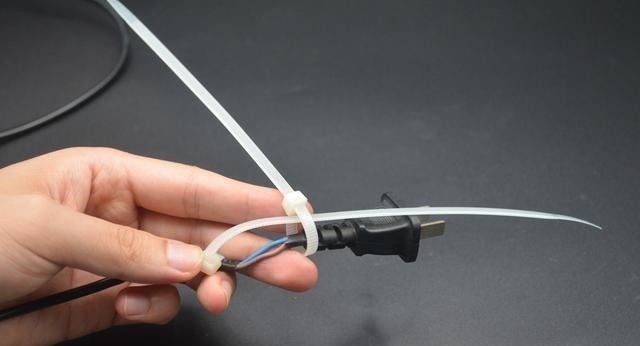 根部|电线插头根部折断了可以这样处理,立马又像新的耐用,涨知识了