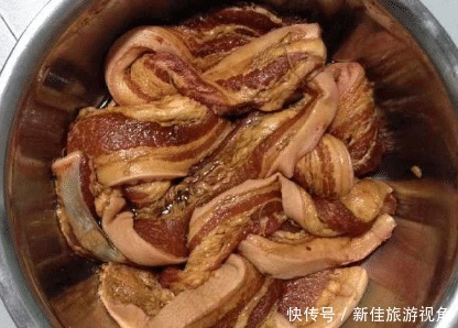 猪肉|腌腊肉,放多少盐合适牢记这个比例,做好咸香入味,久放不坏