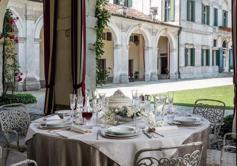 首发|多款亚洲首发新品,这家企业为大家带来水晶盛宴