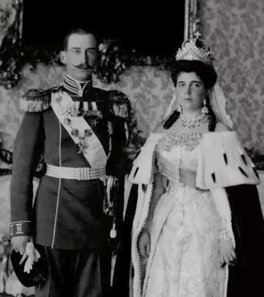 俄罗斯|来自俄罗斯皇室的神秘珠宝,奢华的设计风格,带你领略不一样的美