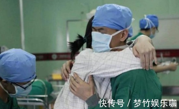 巴掌|90后宝妈顺产时疼得大叫,陪产丈夫直接扇一巴掌,医生:你出去