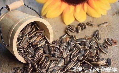 维生素b|藏在身边的“助眠王”,不是桂圆,饭后当零食吃,睡得踏实人精神