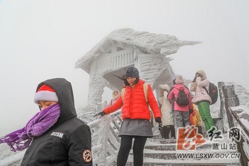 集市|蓝山：景区如集市 冰雪赛北国