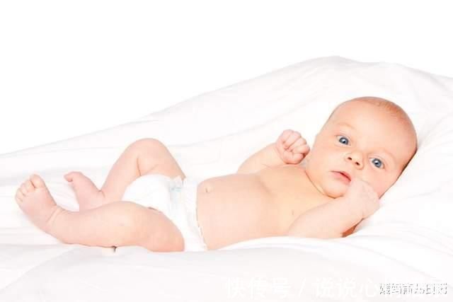 枕头|宝宝什么时候能用枕头?美国儿科学会给出建议,看特征更准确