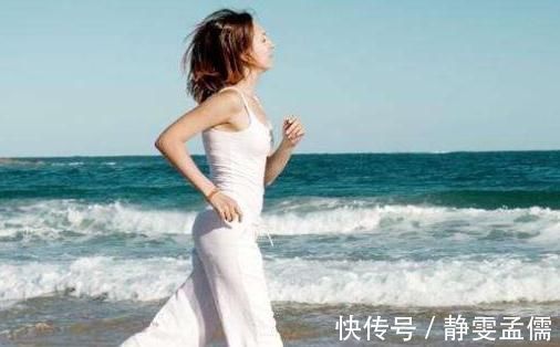 热水泡脚|补气血最厉害的不是红枣,专家教我一个金方,改善气虚贫血