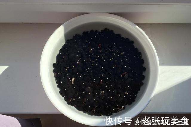 黑芝麻|入冬后,用它来代替豆浆牛奶,补气又养血,面如桃花不用涂胭脂!