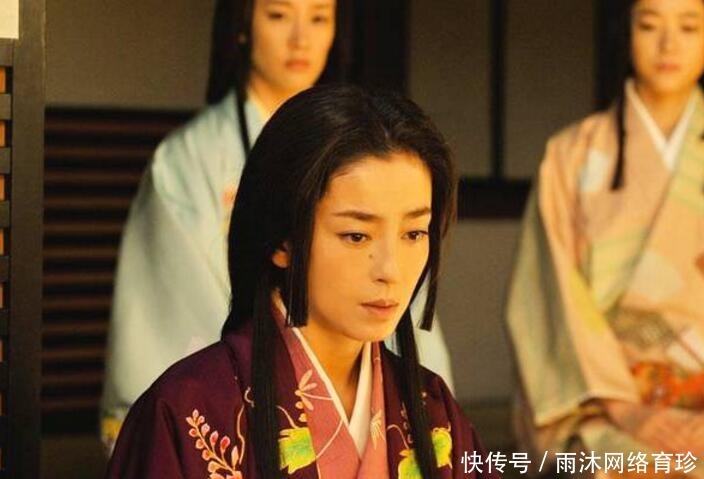 追捧|她是日本女皇帝，受皇位所困终生未婚，却著书讲解夫妻之道被追捧