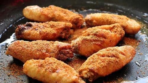 鸡翅超好吃的做法，不油炸不用烤，皮焦肉嫩，孩子天天吵着吃