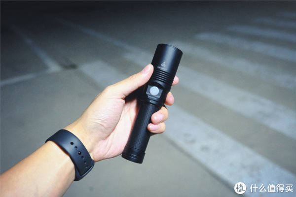 光剑在手,黑暗你走——纳丽德L10MAX白激光手电