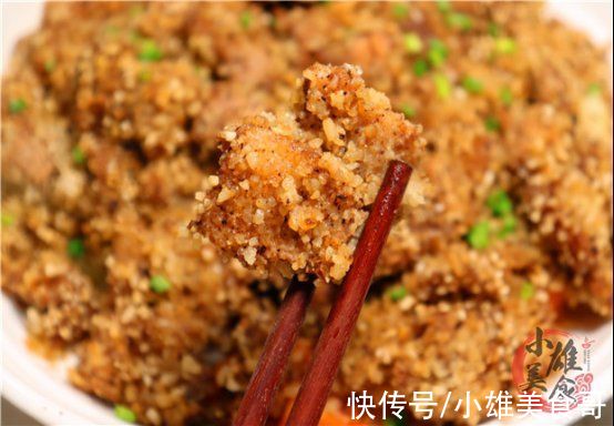 把五花肉放进大米里，太厉害了，老保姆的拿手绝活，比红烧肉还香