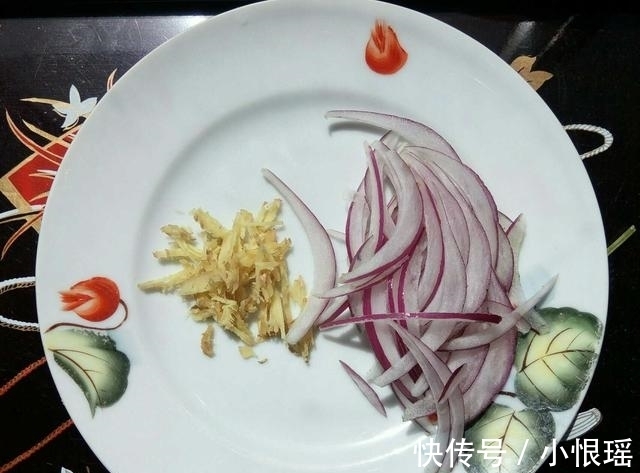 延缓衰老|女人多吃这菜，延缓衰老，价格还不贵，5毛钱就可以做出一大盘