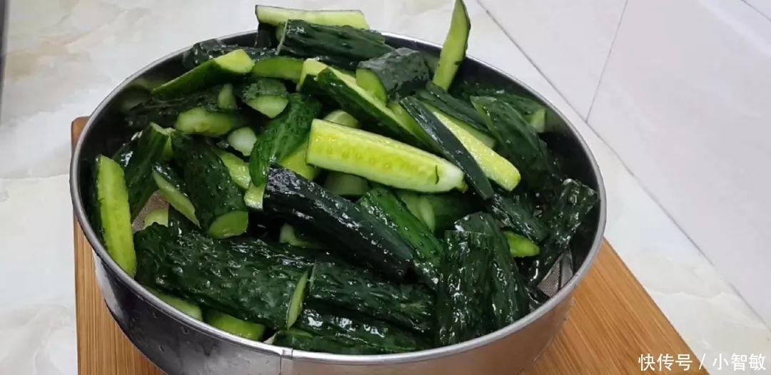 黄瓜这样做, 教你在家秘制风味腌黄瓜, 清脆爽口, 吃半年都不会坏