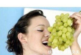 妈妈|孕妈多吃这两种水果,宝宝眼睛大又亮,智力发育也更优秀