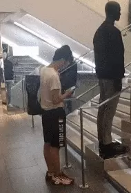 搞笑GIF:骚年,这是你想要的小姐姐吗? GIF动图 第19张-福利吧