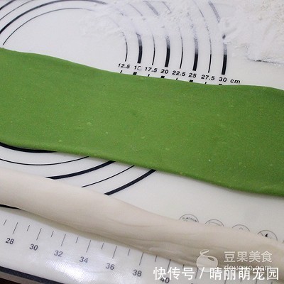 面粉|芹菜牛肉翡翠饺的做法