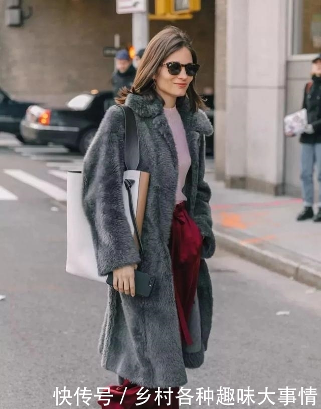 保暖|比大衣保暖,比皮草环保,“羊羔毛外套”才是今冬真爱,时尚保暖