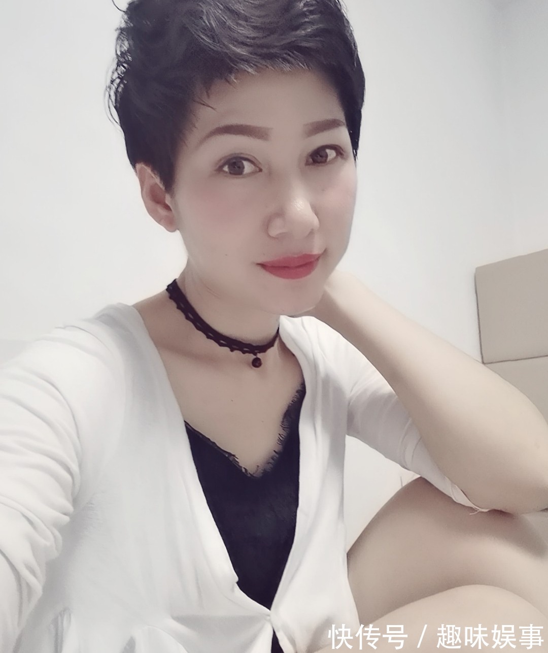 短发|短发的女人别具一番风韵,更需要搭配简洁的装扮!