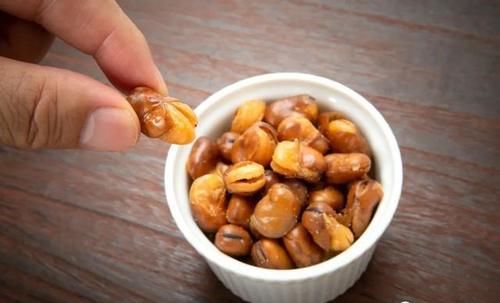 一包“蚕豆”下肚，6岁娃被连夜抢救！医生：严重可致命