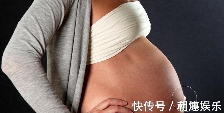 羊水|怀孕后孕妇从这周开始显怀,如果肚脐没有这种表现,说明很有福气