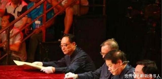 压菜|老农带一块“压菜石”去鉴宝,观众哄堂大笑,专家为其估价5个亿