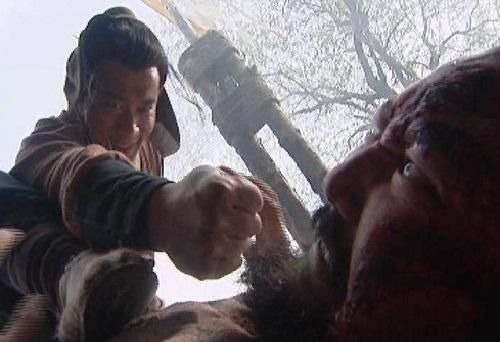 宋江&李逵敢跟武松拼命,为何鲁智深和卢俊义却不敢是不肯还是不敢