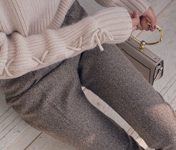 时尚 毛衣下面怎么穿学学下图女人这么搭配,脱掉大衣也不尴尬