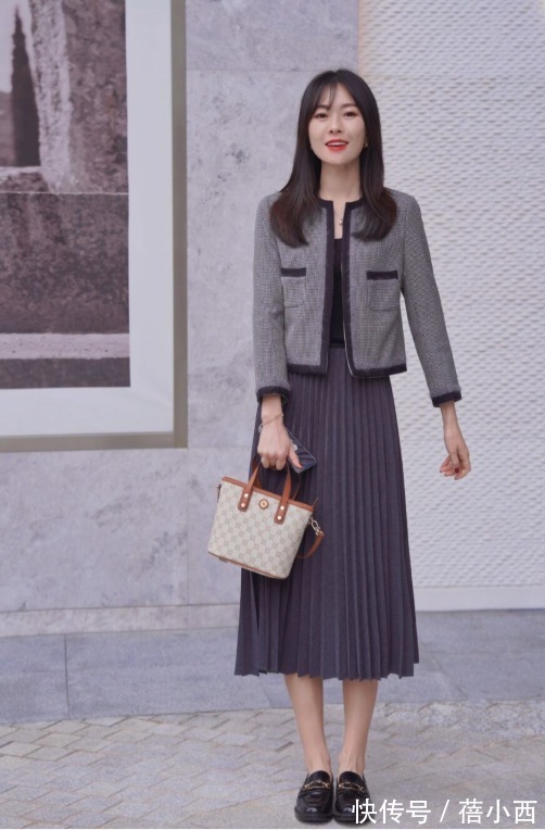 博主 乐福鞋的魅力可圈可点,不管配西装、针织衫都好看,难怪这么受宠