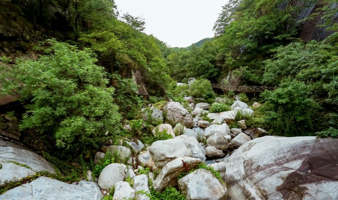 开着房车自驾游：河南南阳老界岭,五朵山,暴瀑峡，宝天曼峡谷漂流