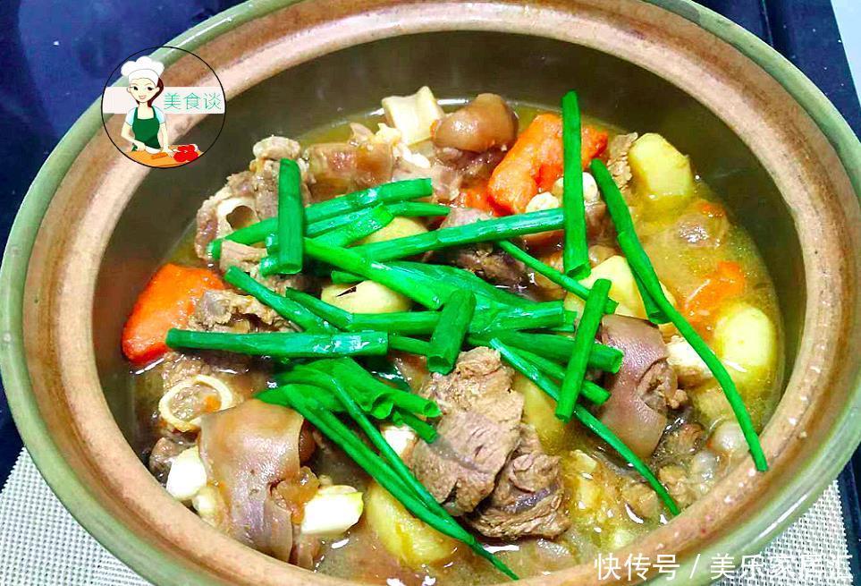 胡萝卜羊肉煲做法,多加两样食材,鲜香美味不膻,鲜香滋补又暖身
