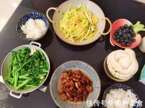 一地鸡毛|晚餐3个菜花了22元，朋友圈评价：这个妈妈会过日子！