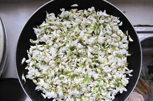 槐花|每天晚上坚持吃3种食物,排毒养颜,延缓衰老,好处多多