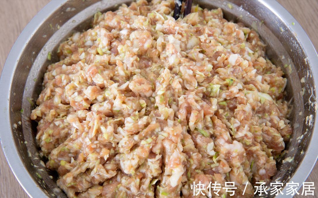 五香粉|蒸包子容易“死面”？奶奶教我3窍门，包子松软可口，出锅不回缩